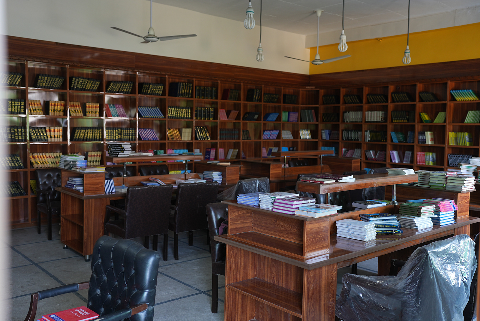 chiefs-law-college-library-thokar-campus